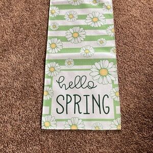 TABLERUNNER FOR SPRING. GREEN, YELLOW AND WHITE. 71 INCHES LONG. YOU’LL BE READY